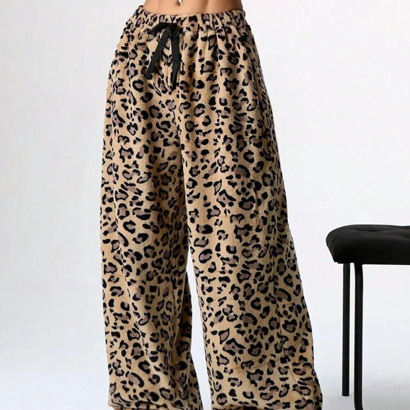 Multicolor Casual Women's Tie-Waist Fluffy Leopard Print Wide Leg Baggy Pants - Picture 4 of 6